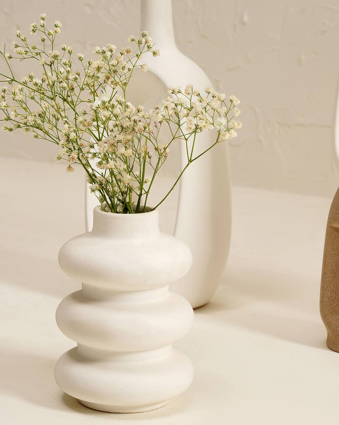 Triple Elegance: Three-Loop Flower Vase- Two Colors