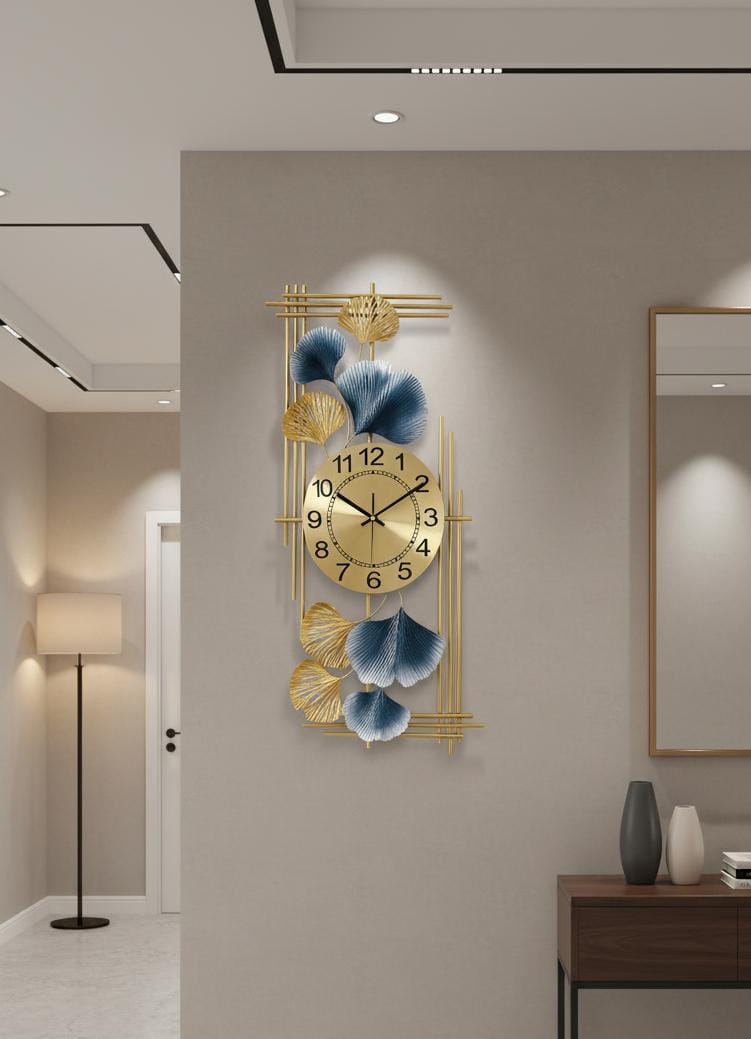 Golden Grace Ginkgo Wall Clock – Luxury Metal Art Timepiece