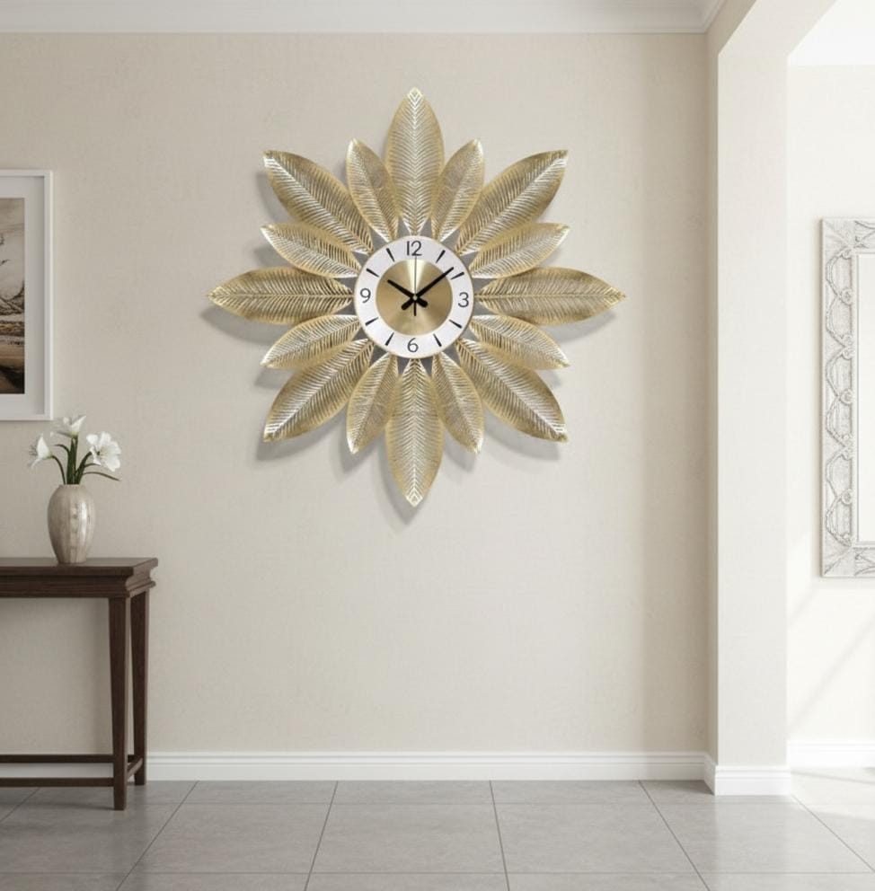 The Sunburst Palm Statement Clock