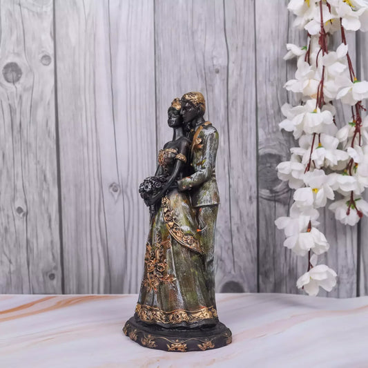 Hug Couple with a Bouquet Resin Statue