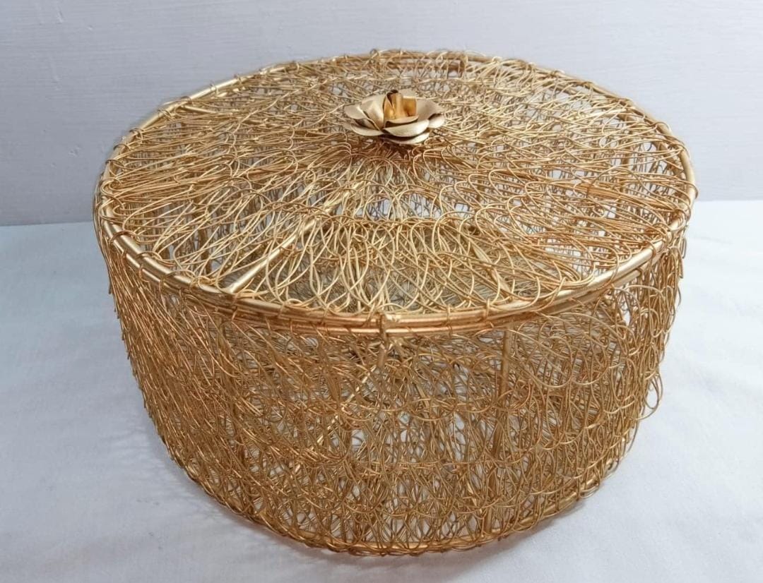 Metal Wired Round Basket for Festive season