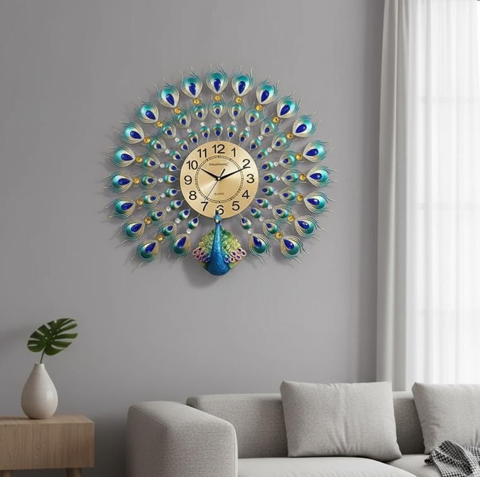Majestic Peacock Feather Wall Clock: Gilded Elegance