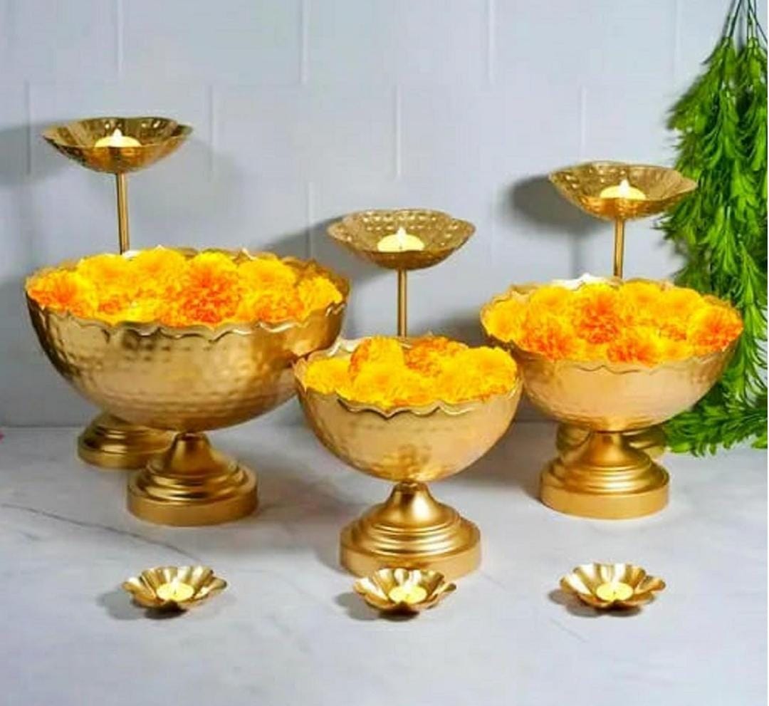 Taj Bowl Hammered Urli Candle Stand with Floating Diya - 9 Pieces Combo